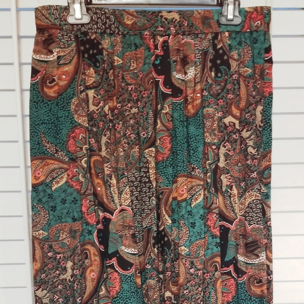 Size 16 paisley print skirt